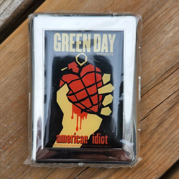 GREEN DAY Cigarette Case AMERICAN IDIOT BNIP Exploding Heart - Picture 1 of 3